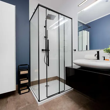 Stylish With Parking By Renters Warszawa