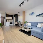 Stylish With Parking By Renters *