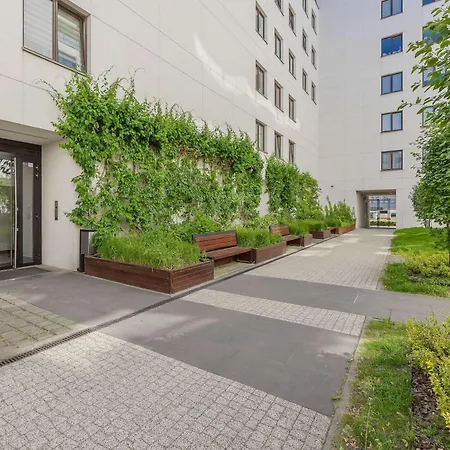 Stylish With Parking By Renters Apartment *