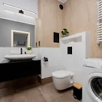 Stylish With Parking By Renters Apartmán Varšava