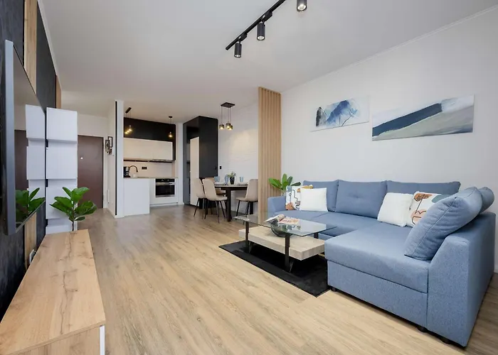 Stylish With Parking By Renters *